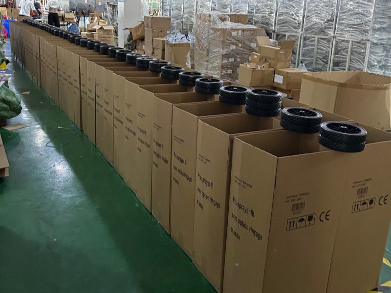 ট্রলি স্প্রেয়ারের বাল্ক চালান গ্লোবাল ডিসপ্যাচের জন্য প্রস্তুত